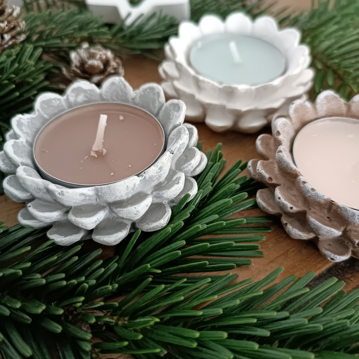 Teelicht/Kerzenhalter Zapfen – Bild 7